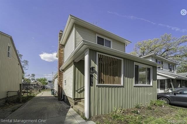 575 E Drayton St - Photo 2 of 15