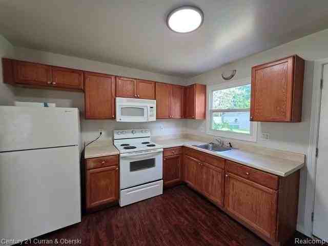 35251 Melton St - Photo 4 of 9