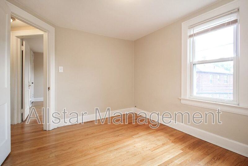 14210 Athens Ave - Photo 7 of 33