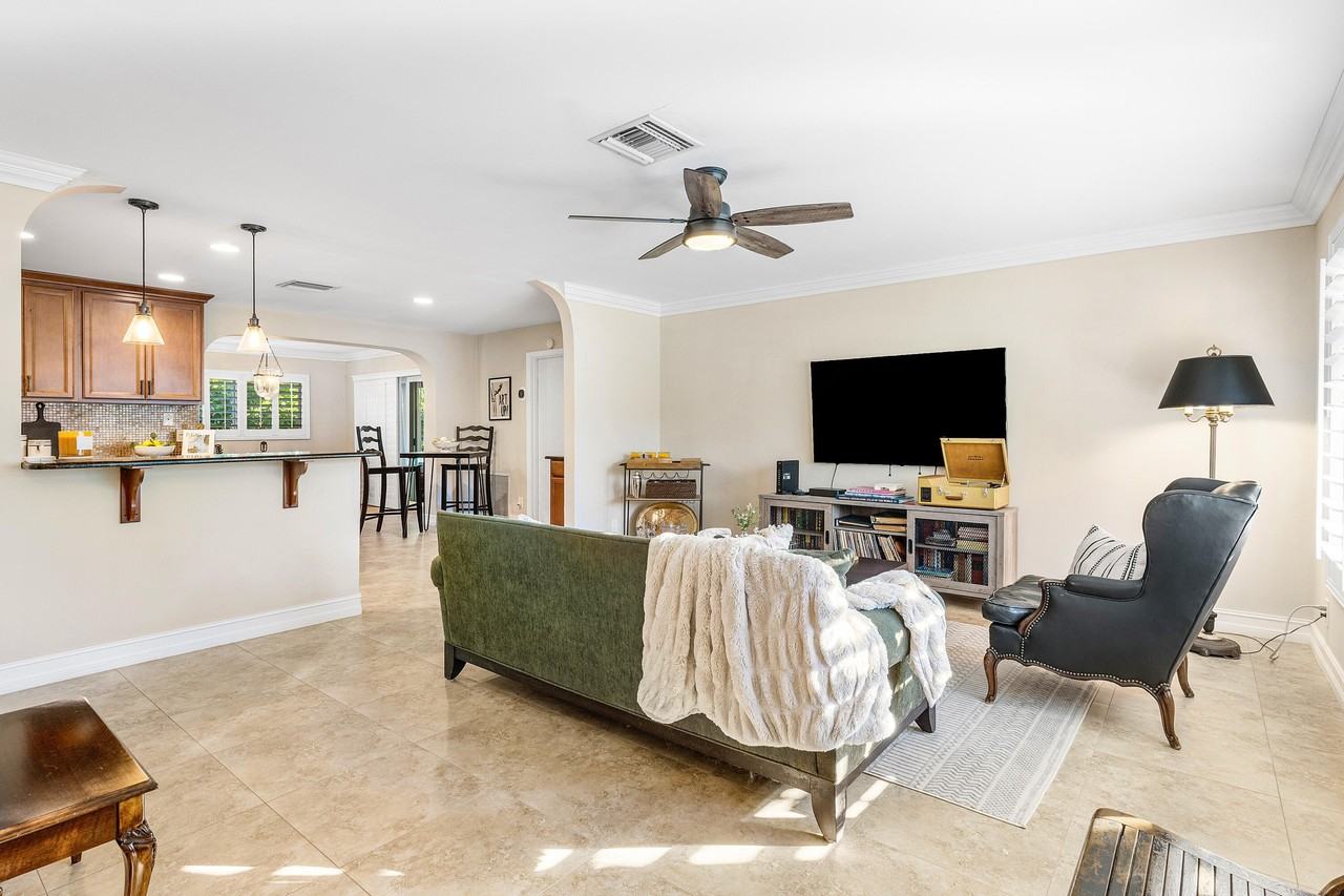 770 Nw 3rd Ave - Photo 6 of 45