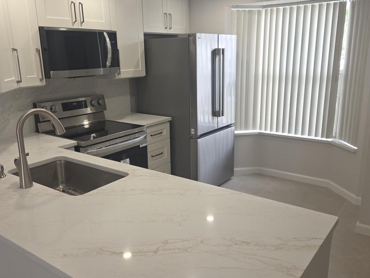 2843 Ne 15th St - Photo 5 of 15