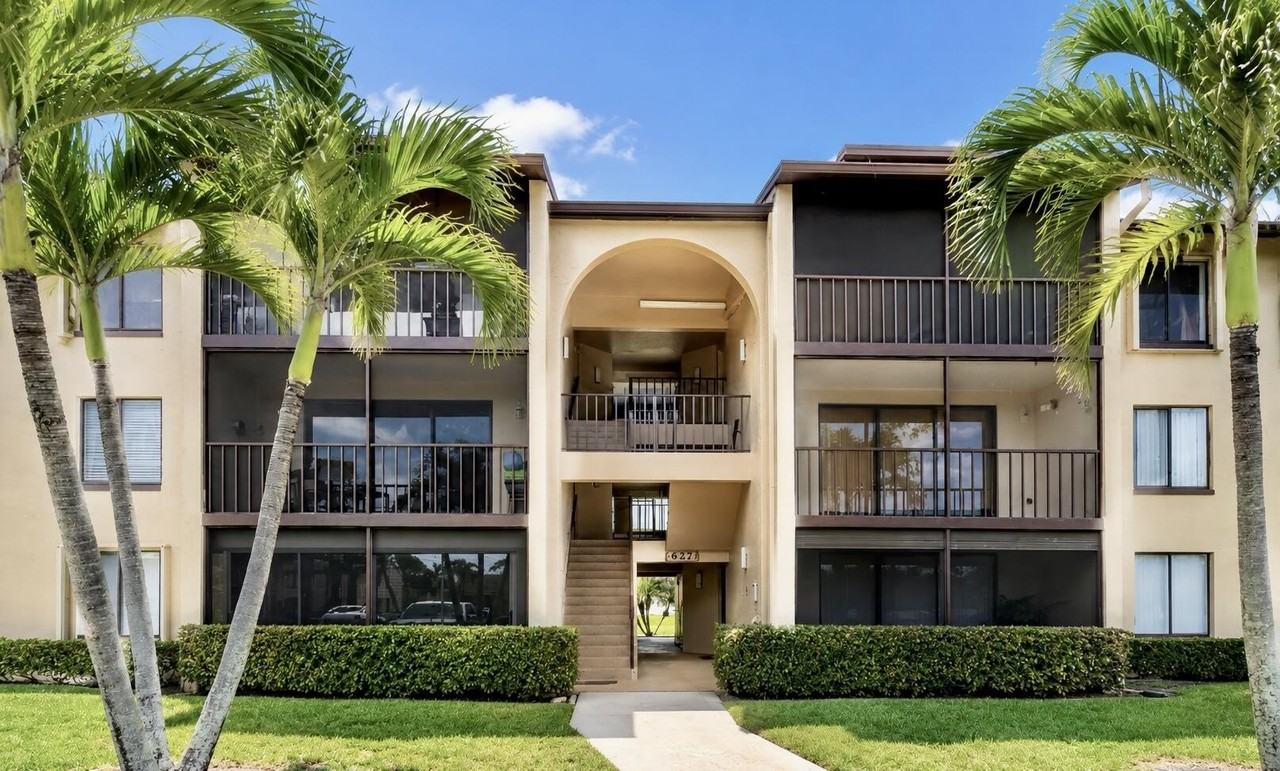 627 Sea Pine Way #C2