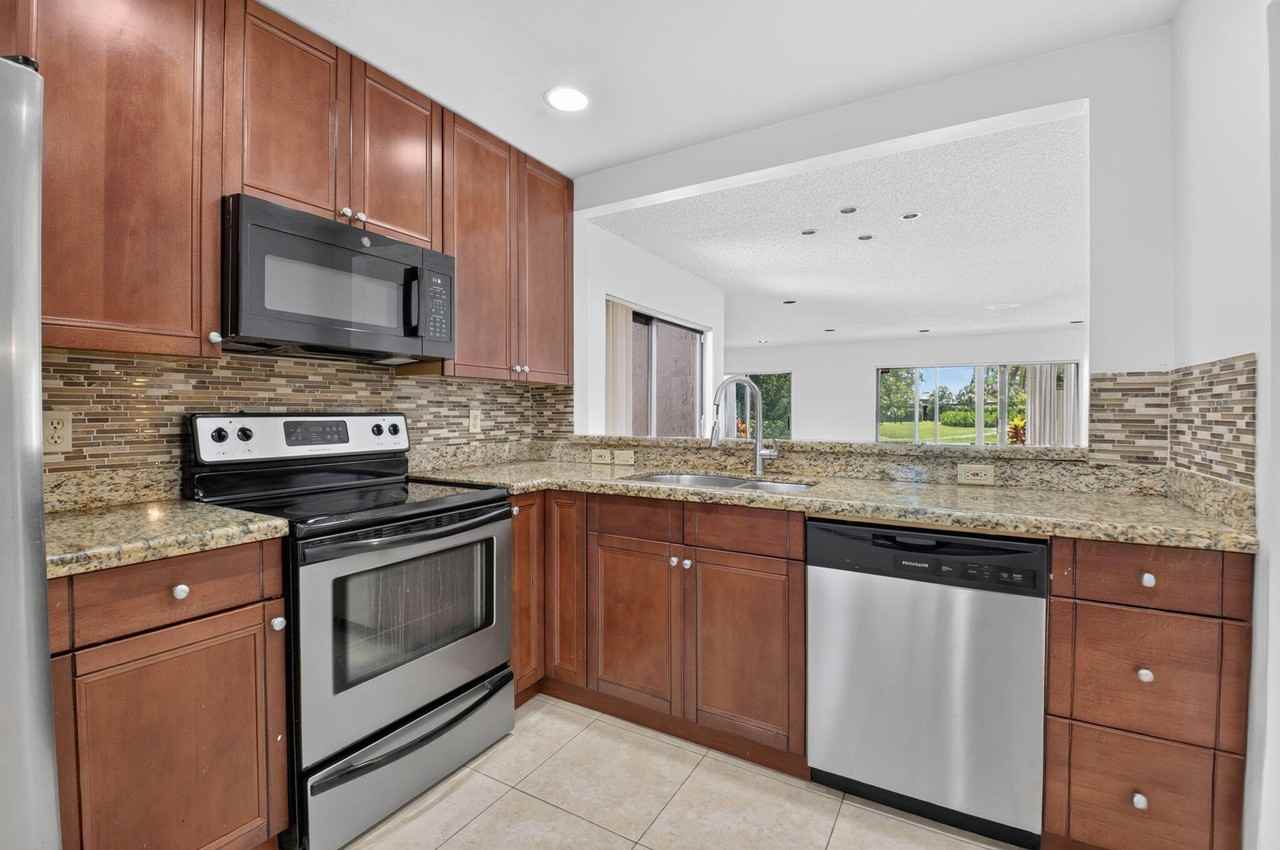 9264 Vista Del Lago #24A - Photo 4 of 48