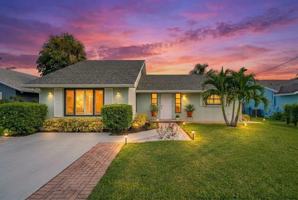 featured image of 6085 Robinson St