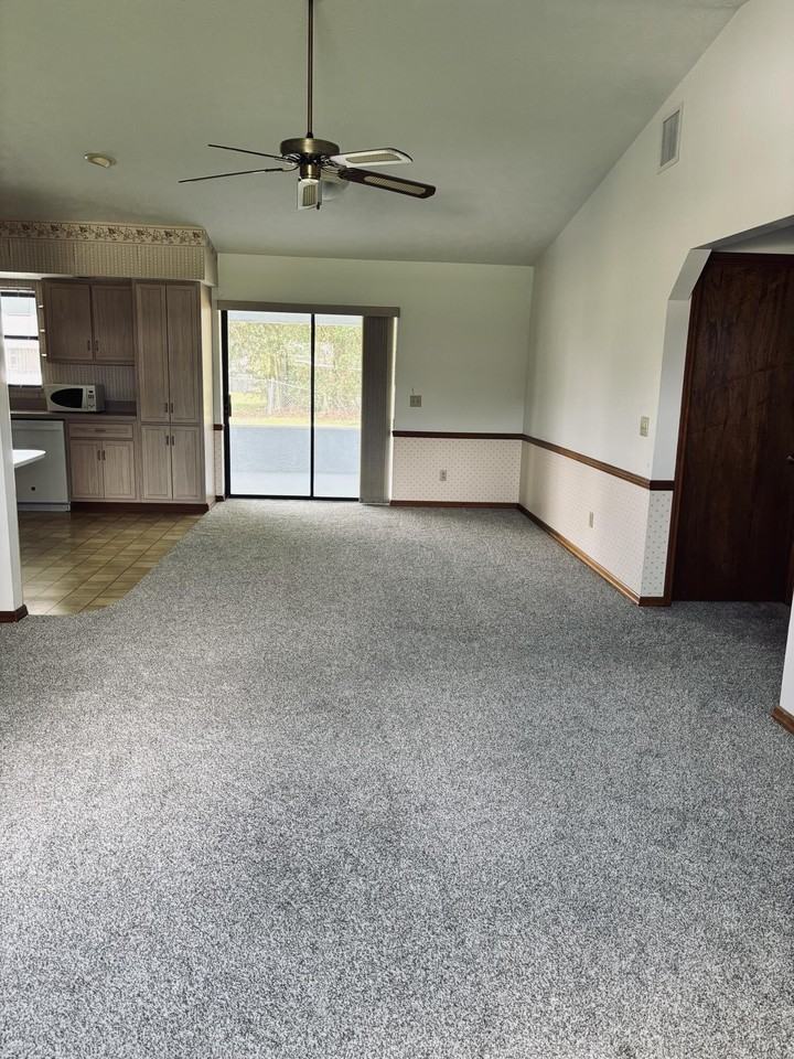 337 Nw Tyler Ave - Photo 6 of 31
