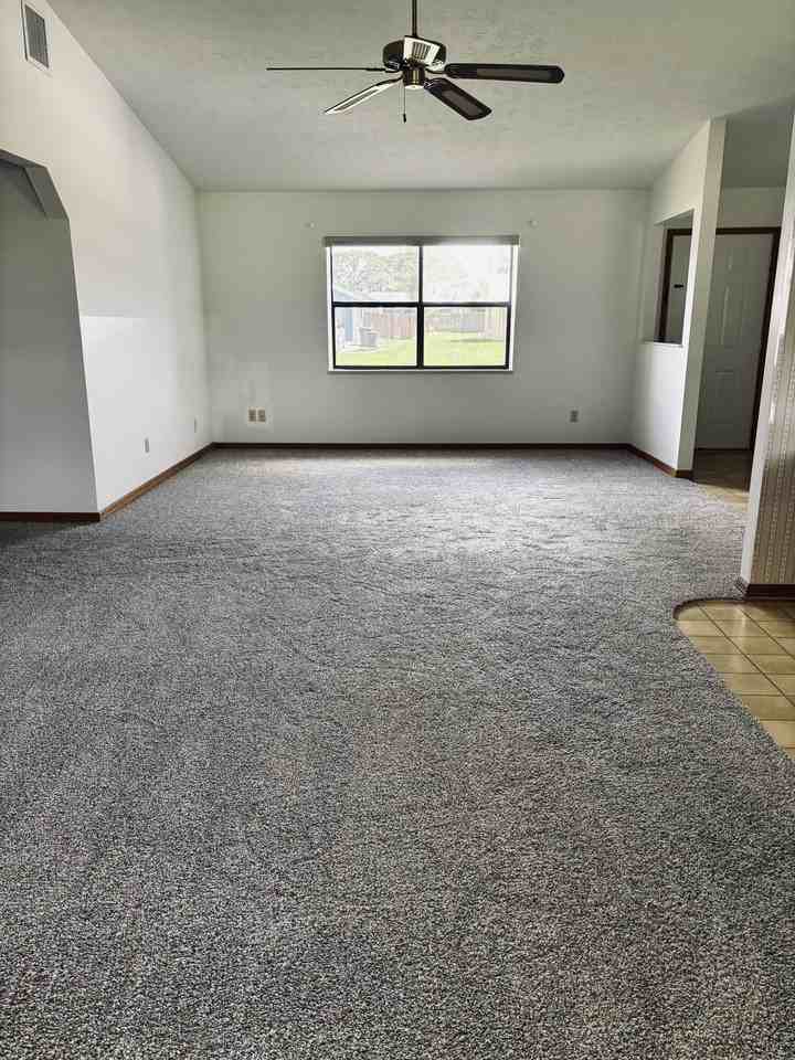 337 Nw Tyler Ave - Photo 7 of 31