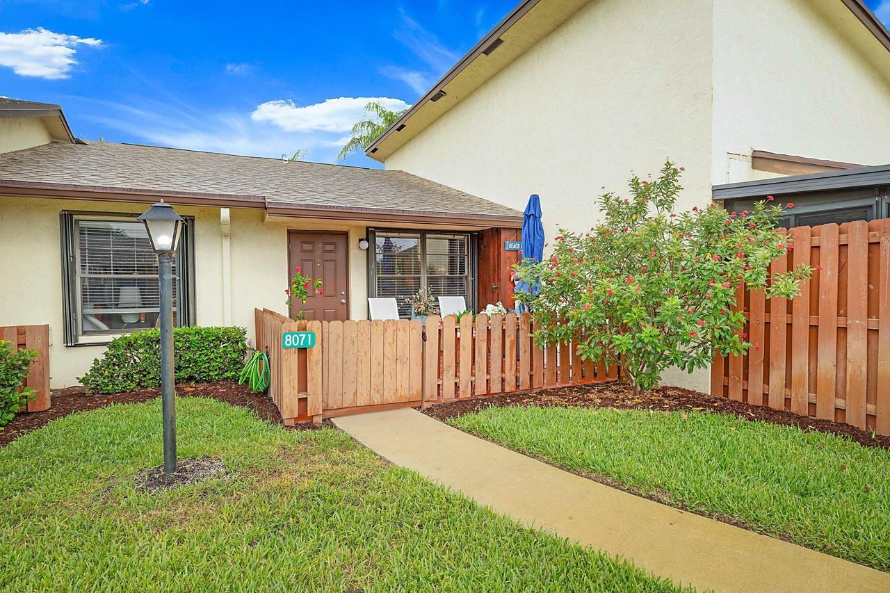 8071 Se Villa Cir - Photo 2 of 27