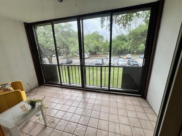 3740 Inverrary Dr #2U - Photo 5 of 20