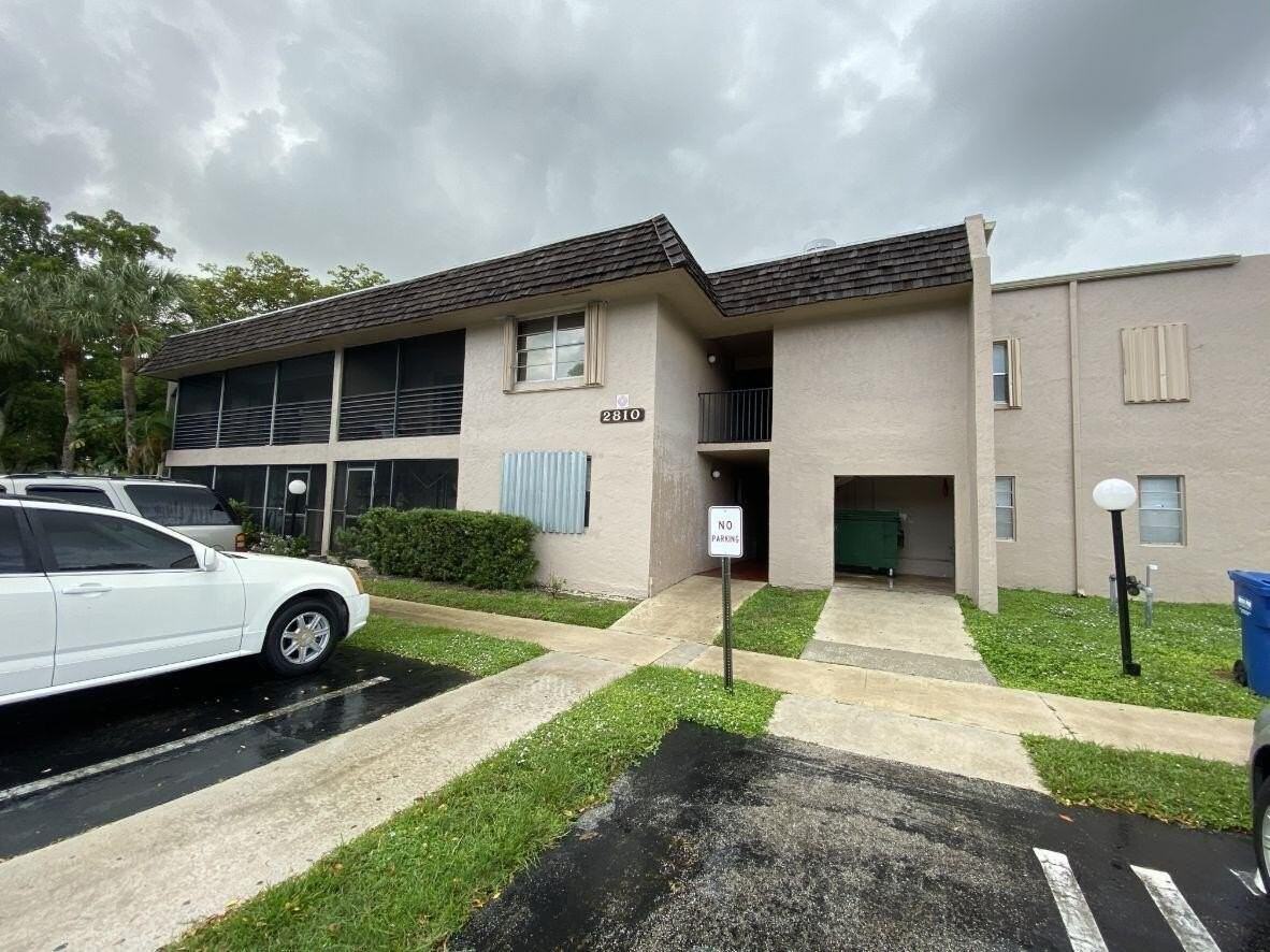 2810 Riverside Dr #201-4