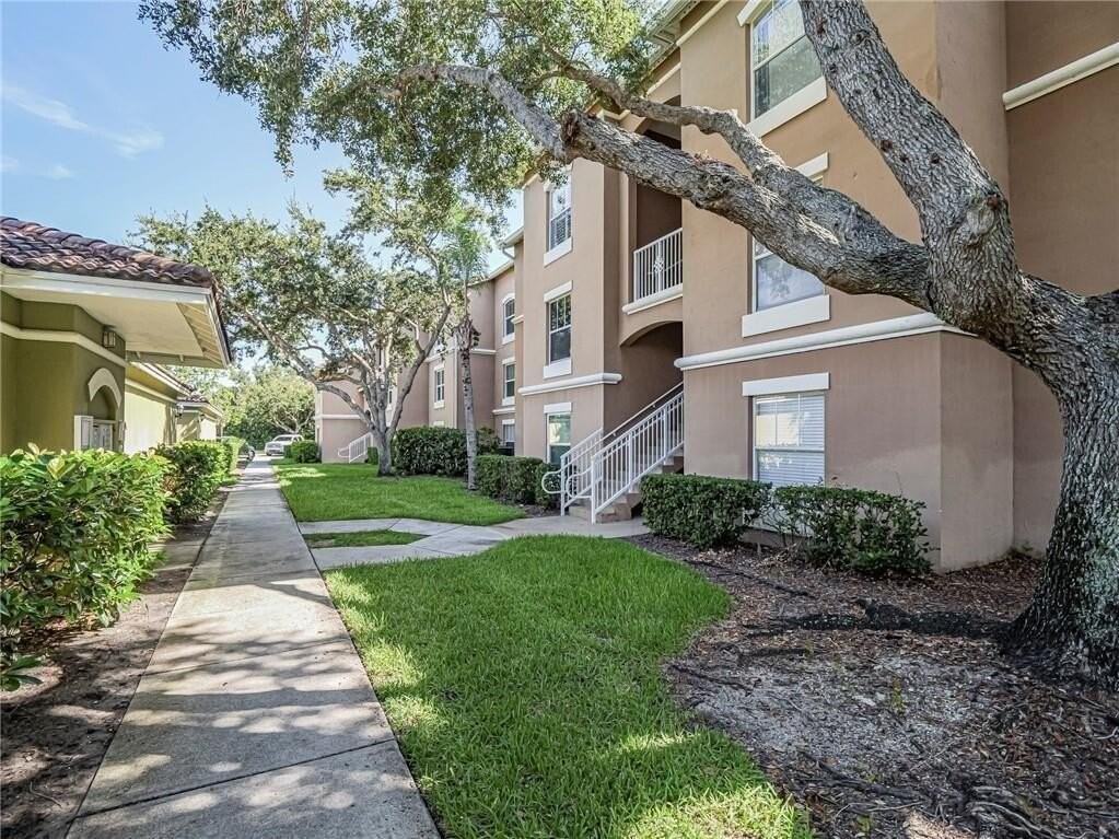 5095 Fairways Cir #I303 - Photo 6 of 36