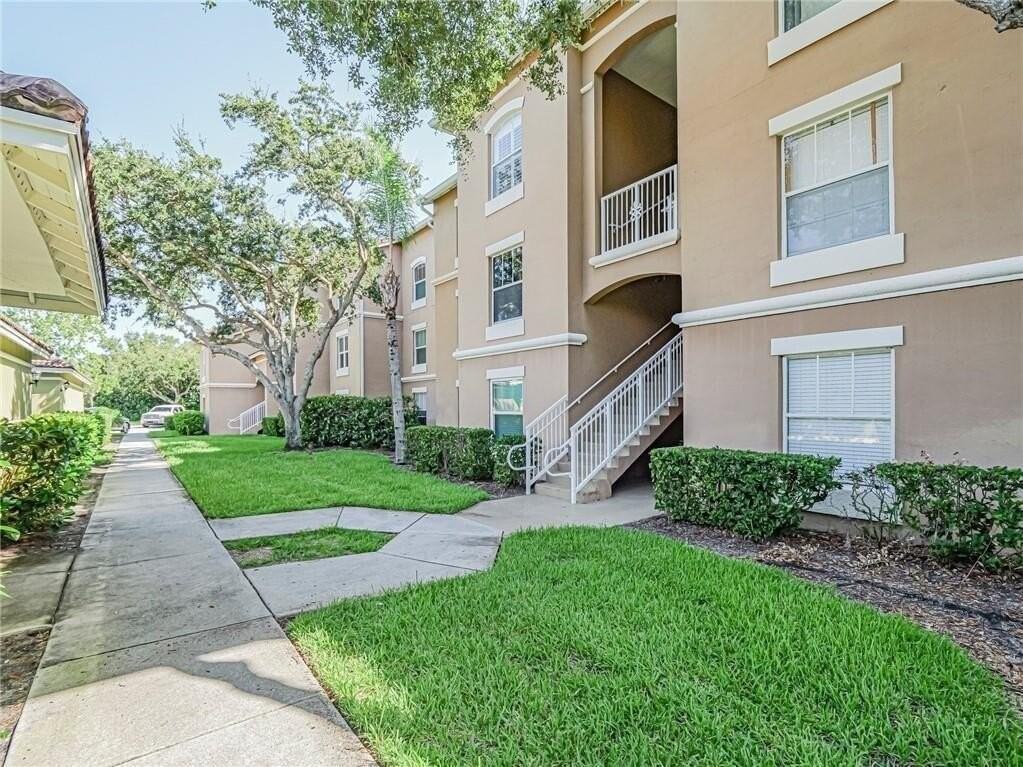 5095 Fairways Cir #I303 - Photo 7 of 36