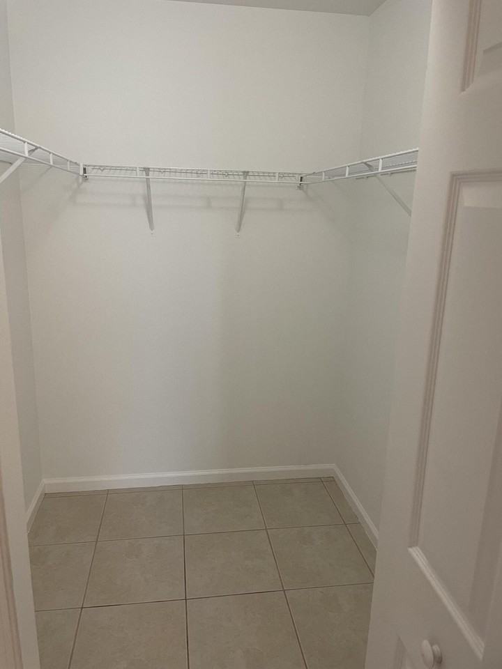 3586 Sw Conibear St - Photo 4 of 11