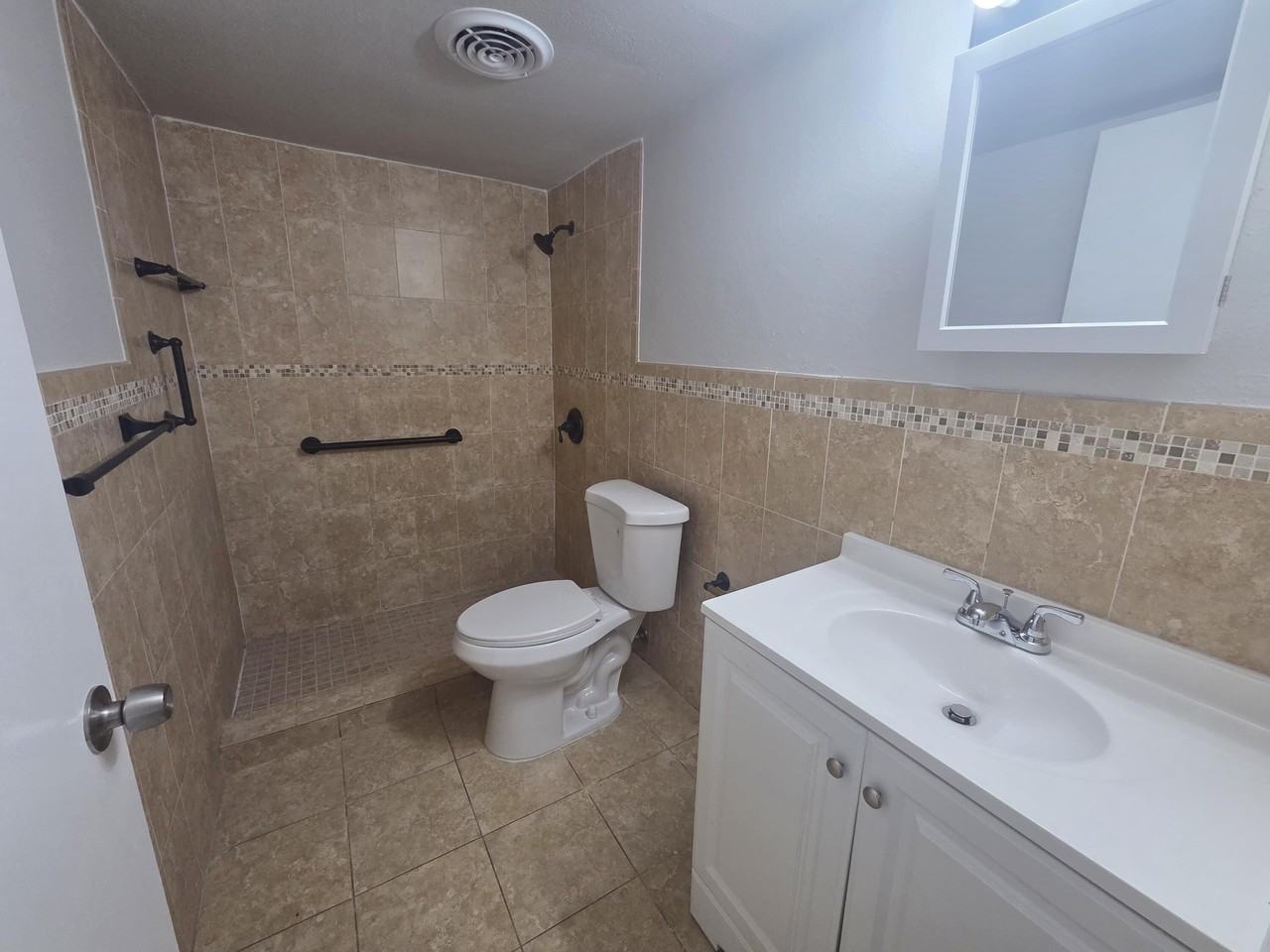 4432 Nw 185th St #4432 - Photo 7 of 14