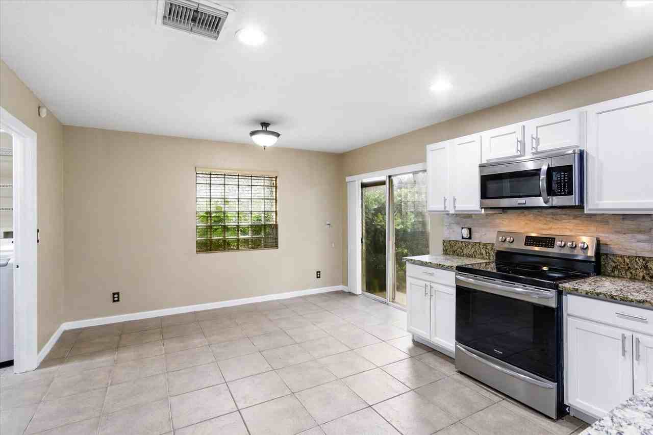 1533 Rialto Dr - Photo 2 of 37