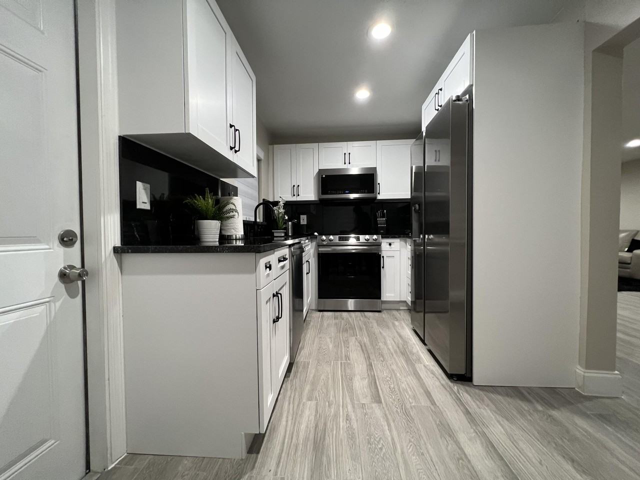 601 Nw 2nd St - Photo 3 of 7