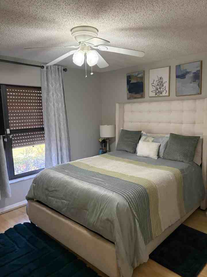 145 Se Fallon Dr - Photo 2 of 12