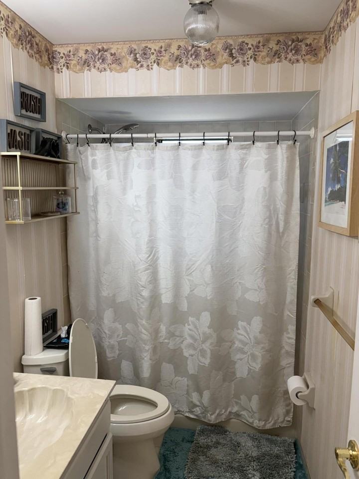 145 Se Fallon Dr - Photo 3 of 12