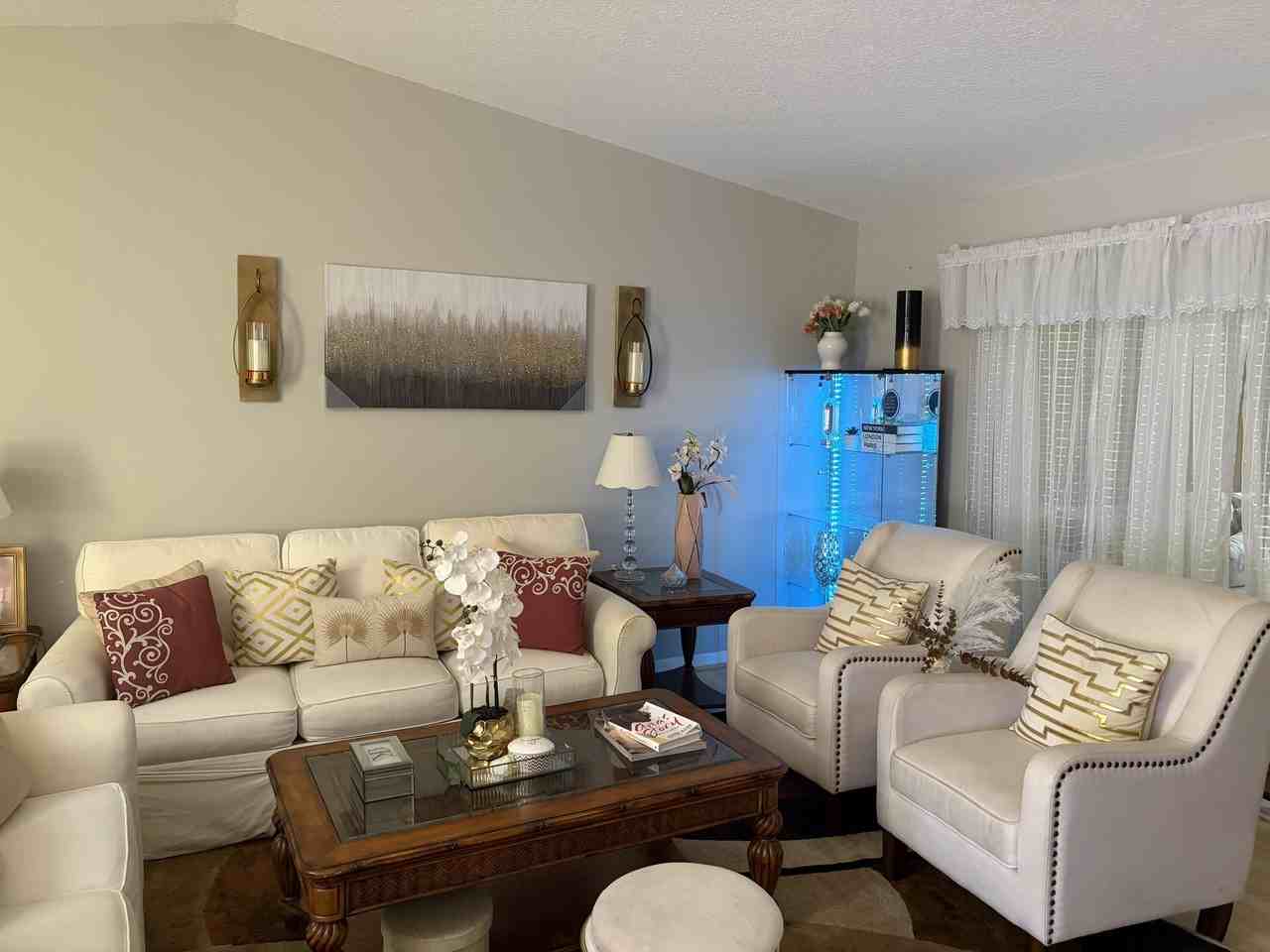145 Se Fallon Dr - Photo 4 of 12