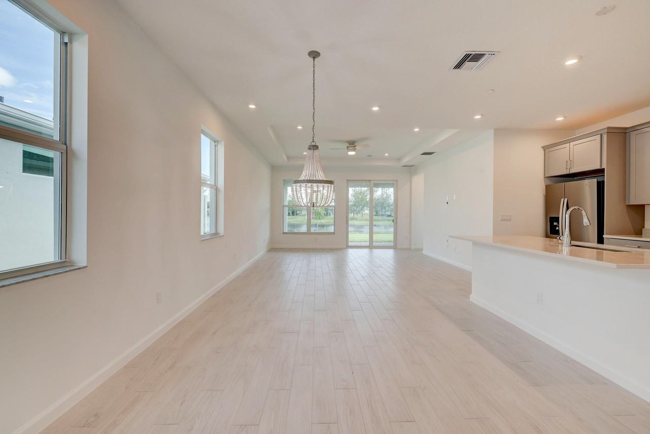 12712 Sw Eleanor Dr - Photo 5 of 50