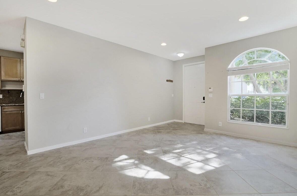 16097 Poppyseed Cir #1905 - Photo 4 of 29