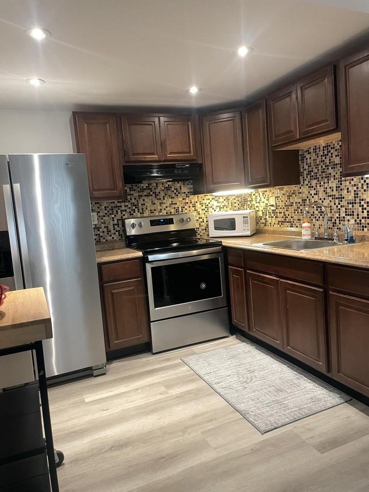 369 Burgundy H #369 - Photo 3 of 18