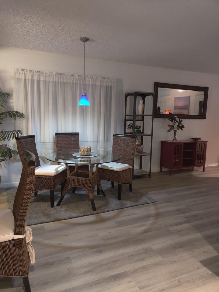 369 Burgundy H #369 - Photo 4 of 18