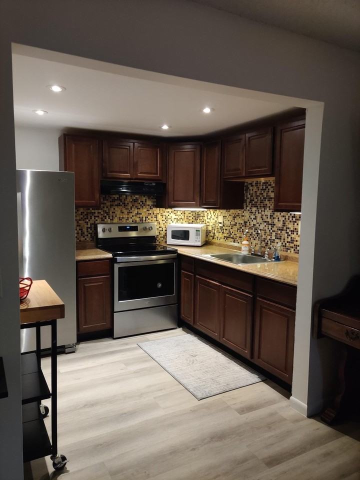 369 Burgundy H #369 - Photo 5 of 18