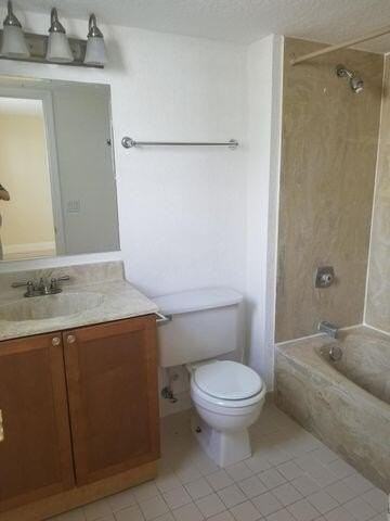720 N Dixie Hwy #202 - Photo 6 of 12