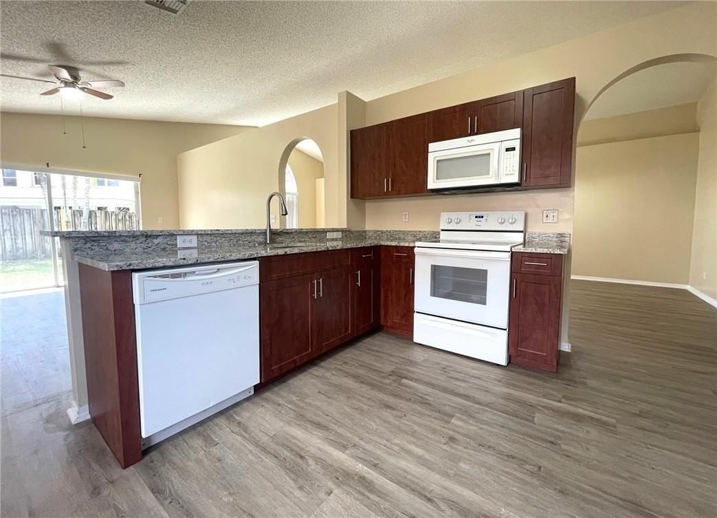 18062 Sw 27th St - Photo 4 of 26