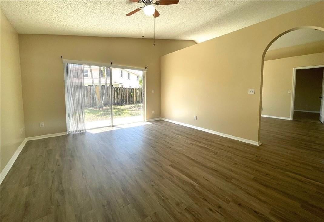 18062 Sw 27th St - Photo 7 of 26