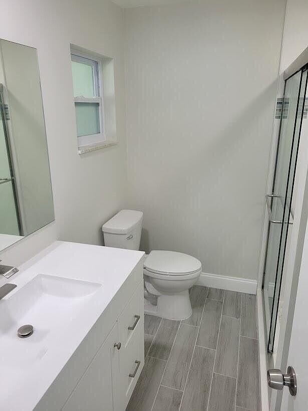 1915 Sw 17th Ave - Photo 6 of 15