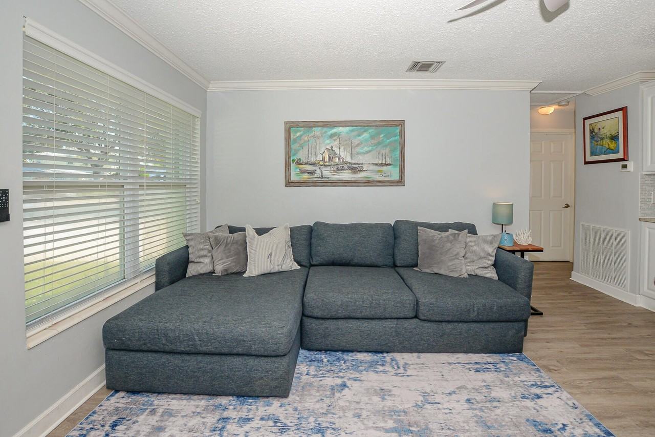 110 Sw Hideaway Pl - Photo 4 of 35