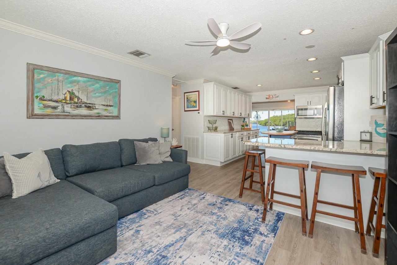 110 Sw Hideaway Pl - Photo 5 of 35