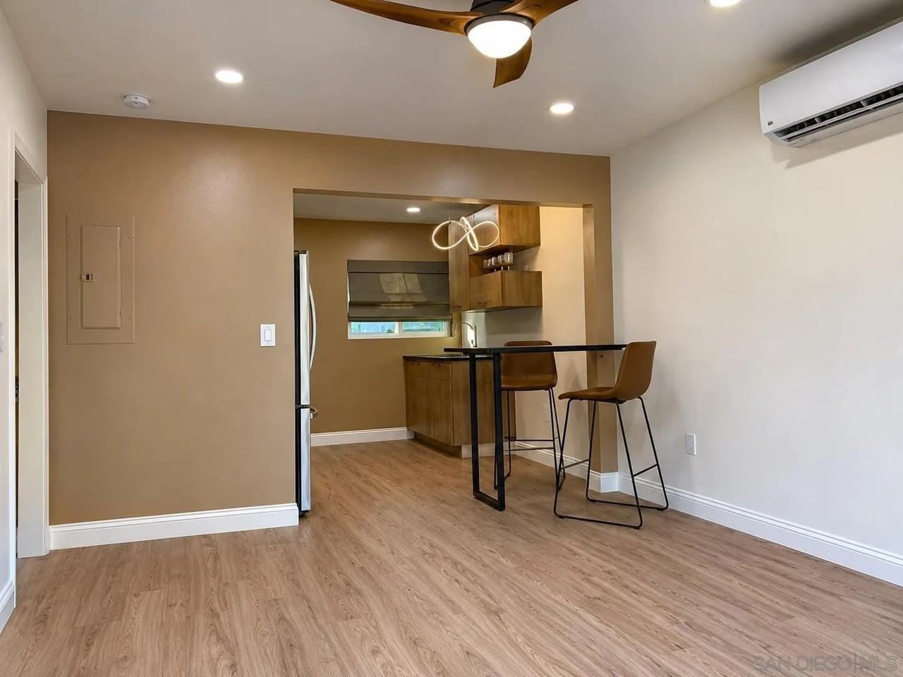 3034 Newell St #3034 - Photo 5 of 10