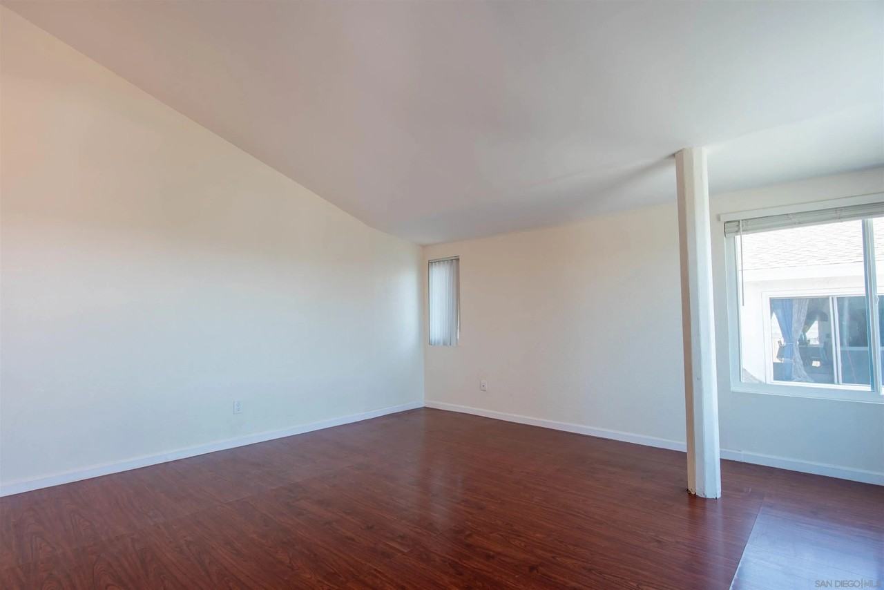 1319 Grand Ave - Photo 4 of 15