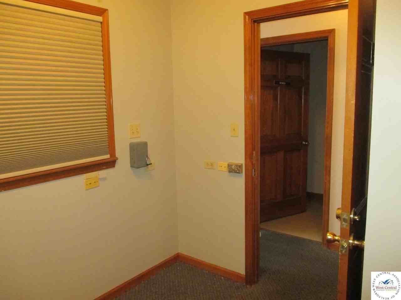 121 E Broadway Blvd - Photo 2 of 8