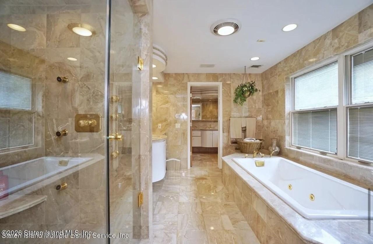 738 Todt Hill Rd - Photo 3 of 4