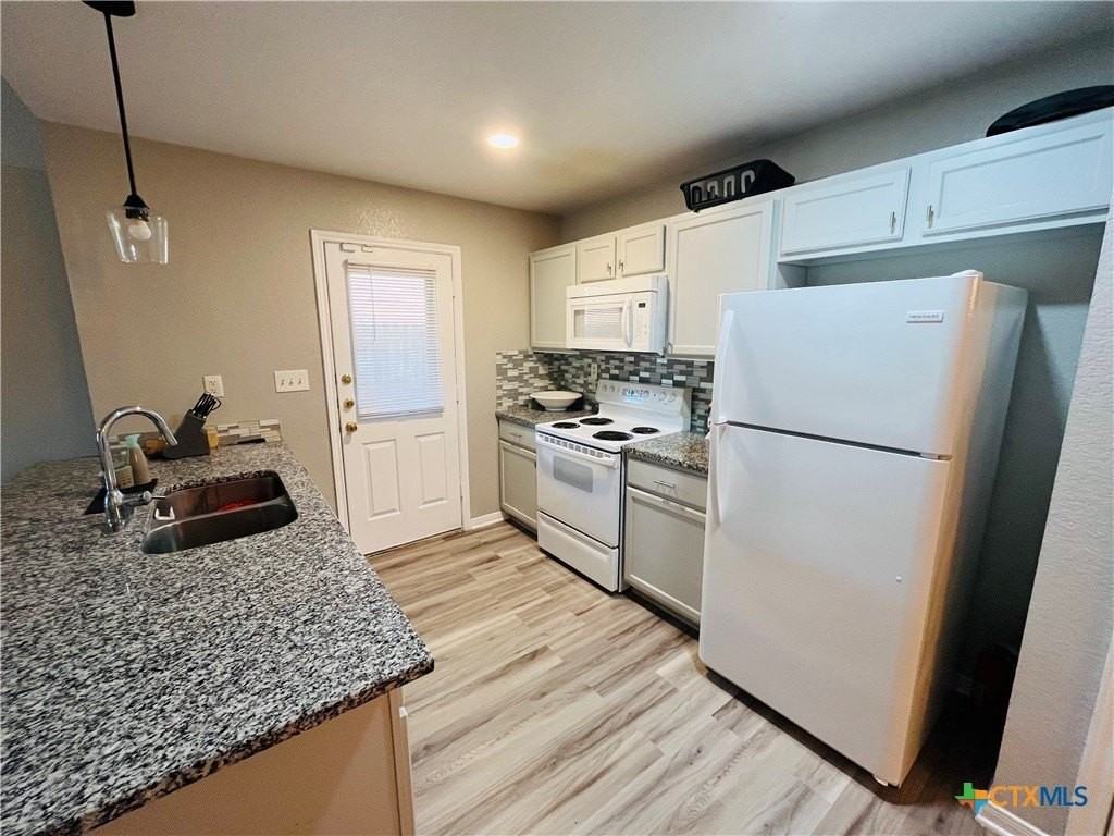 4603 John David Dr #A - Photo 4 of 15