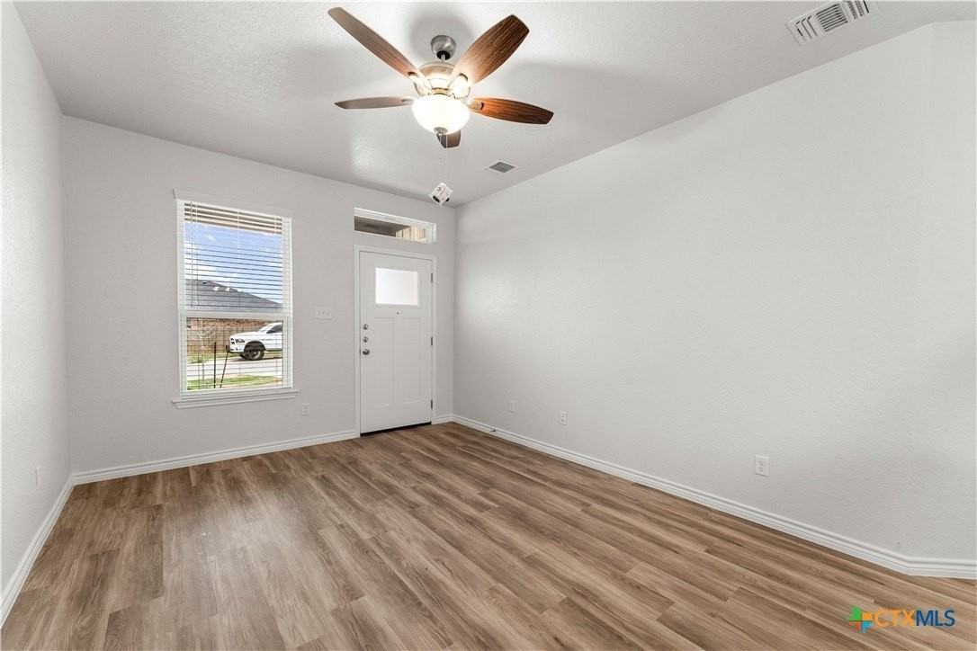 1110 Zora Dr #B - Photo 3 of 16