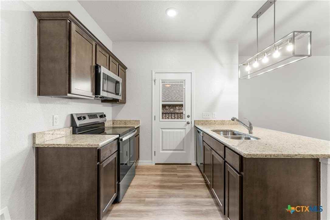 1110 Zora Dr #B - Photo 4 of 16