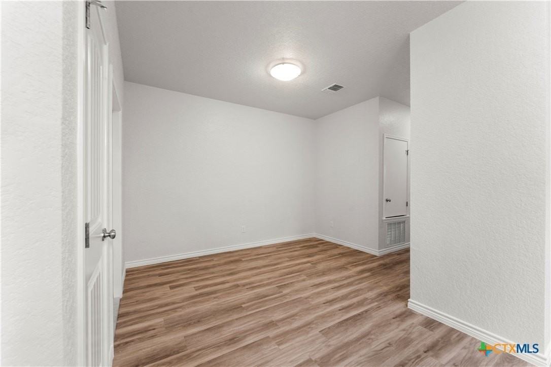 1110 Zora Dr #B - Photo 5 of 16