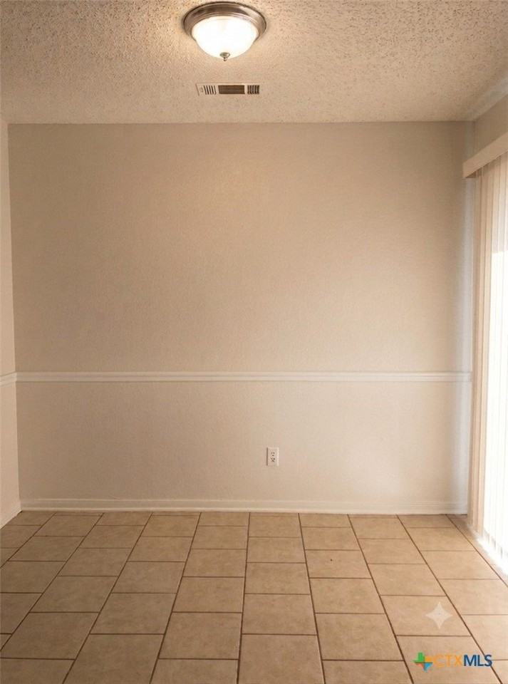 204 Jason Dr #B - Photo 3 of 8