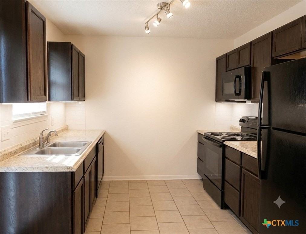204 Jason Dr #B - Photo 4 of 8