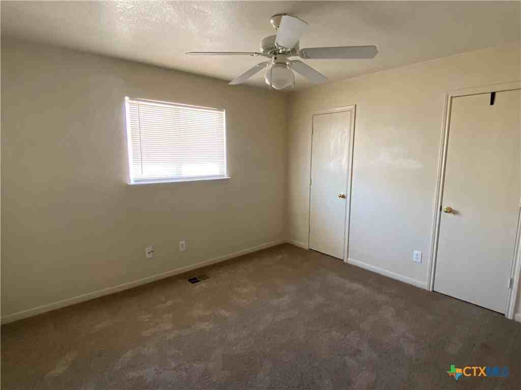 3202 Hereford Ln #B - Photo 4 of 7