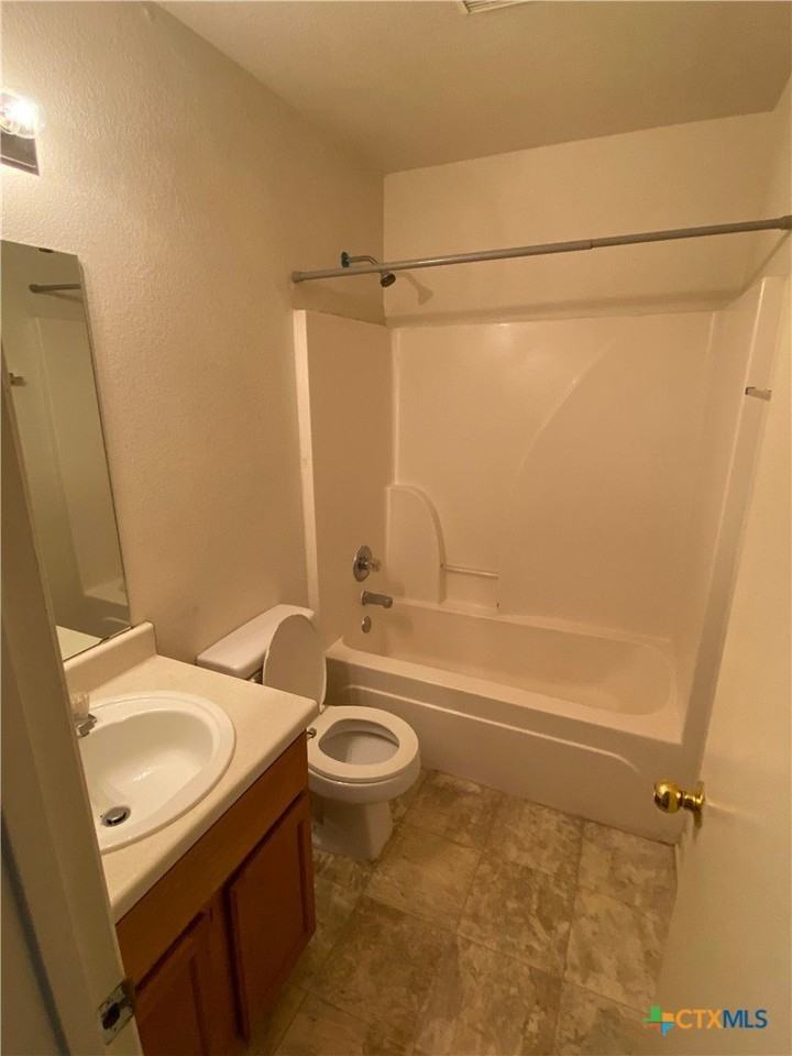 3202 Hereford Ln #B - Photo 7 of 7