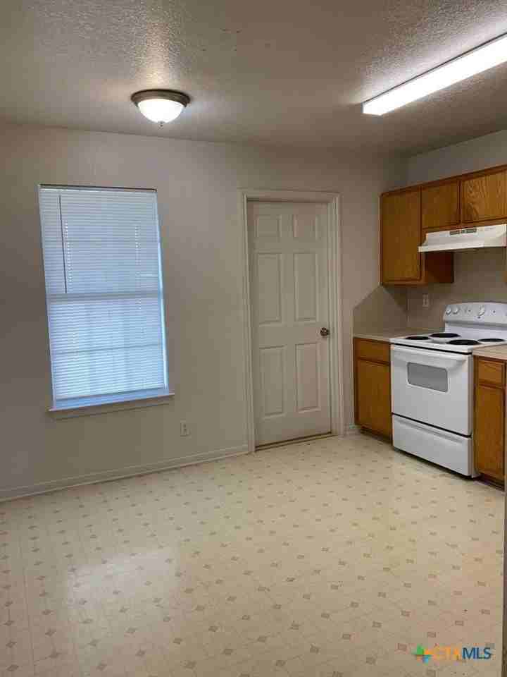 3201 Hereford Ln #C - Photo 4 of 7