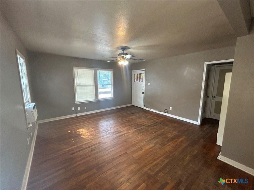 671 Roosevelt St - Photo 3 of 14