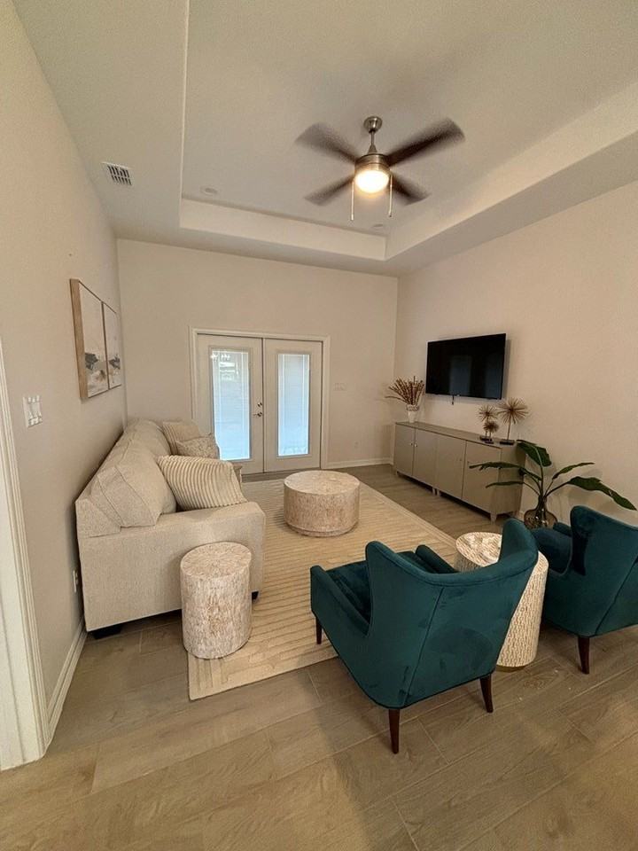 13 N Bay Hill Dr - Photo 2 of 20