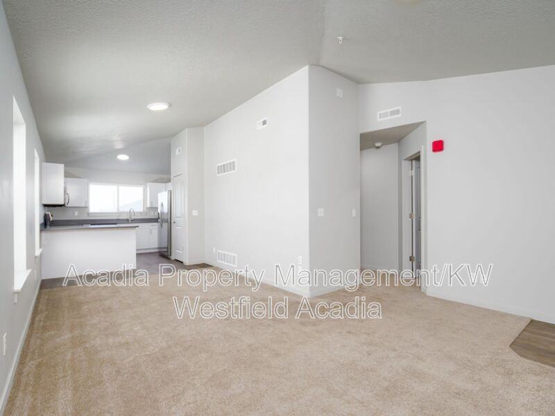 1141 E St #A401 - Photo 5 of 27