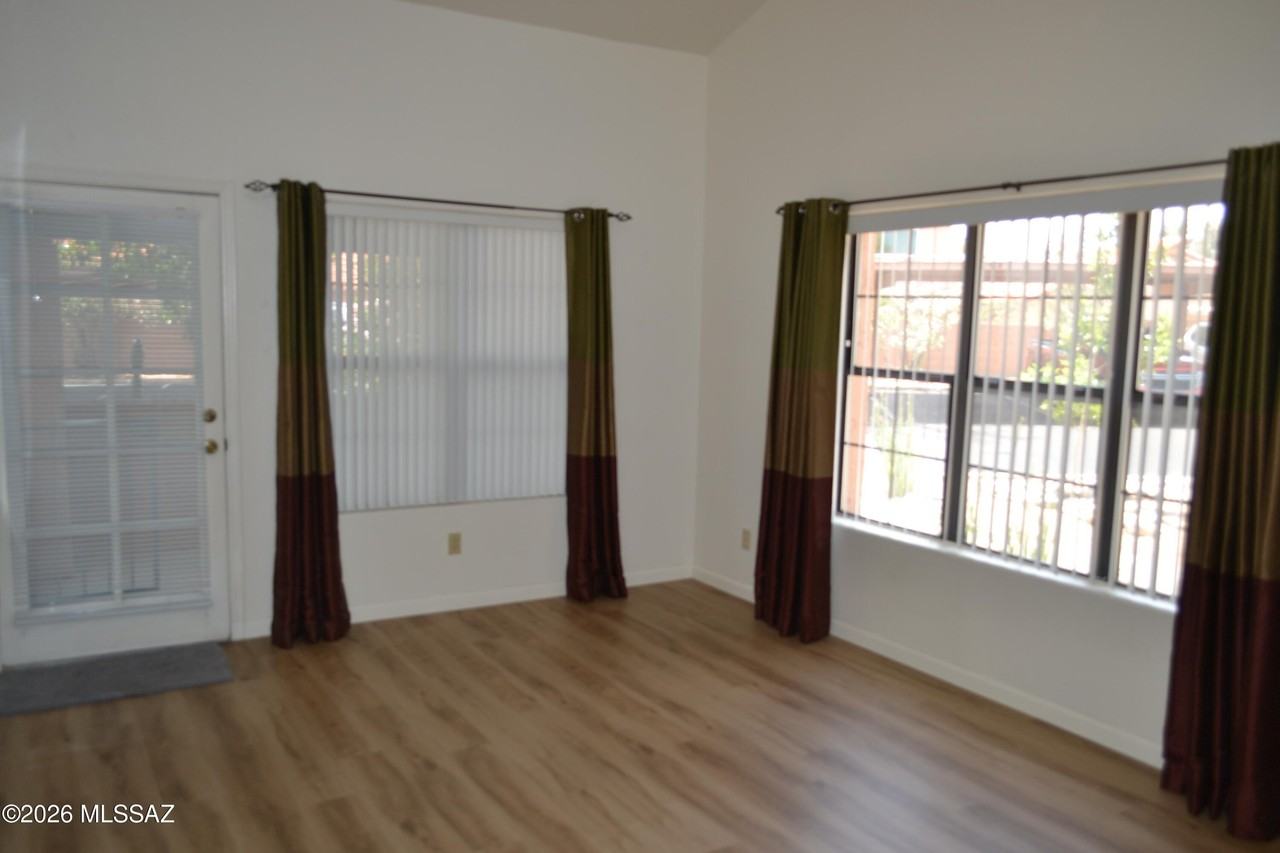 5376 N Calle Del Rocio - Photo 3 of 28